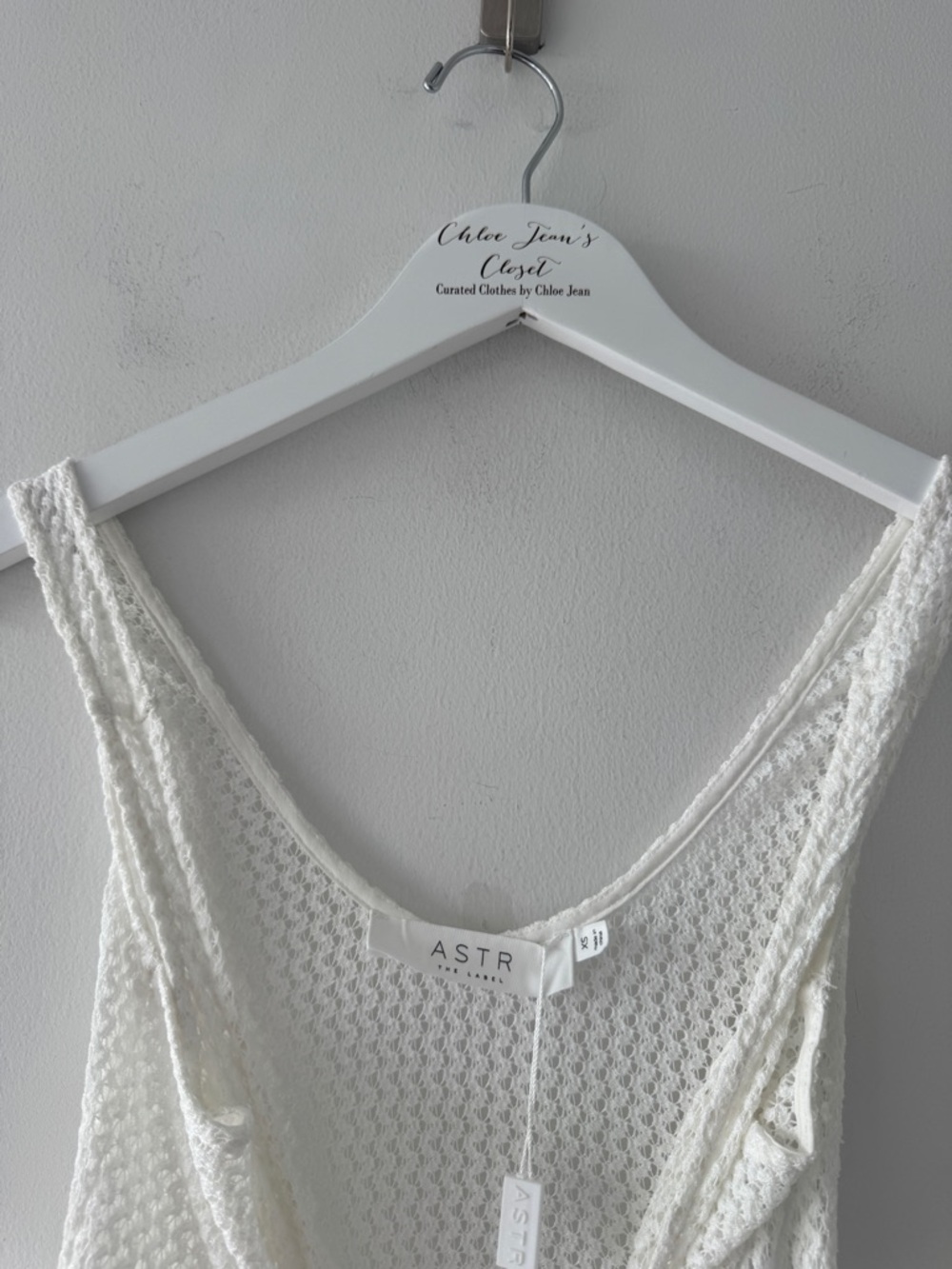 ASTR THE LABEL Sleeveless Contrast Bubble Hem White Dress XS - Picture 5 of 7